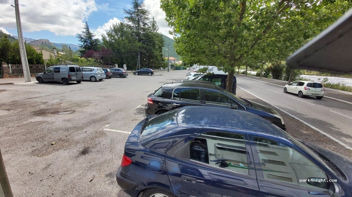 (04000) Digne-les-Bains - 40 Avenue Demontzey — foto