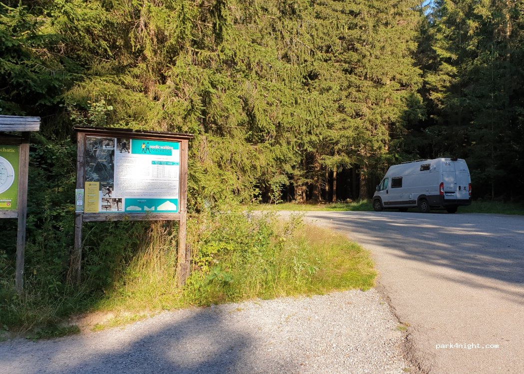 (38301) Chroboly - Unnamed Road — foto