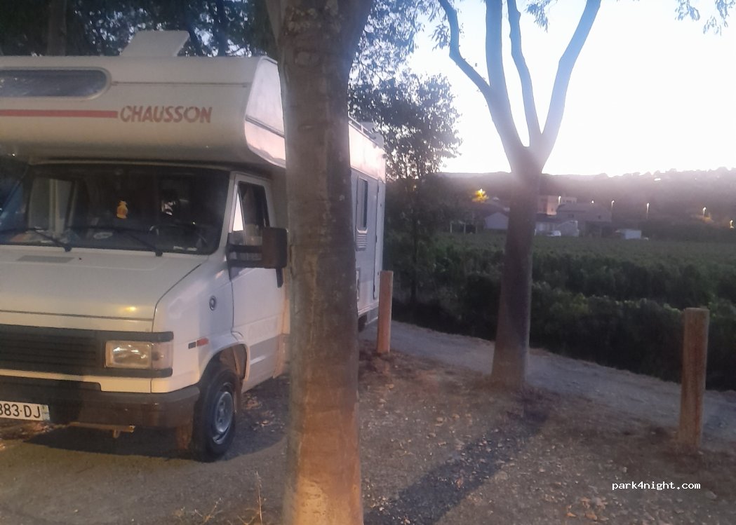 (13260) Cassis - Avenue des Albizzi — foto 2