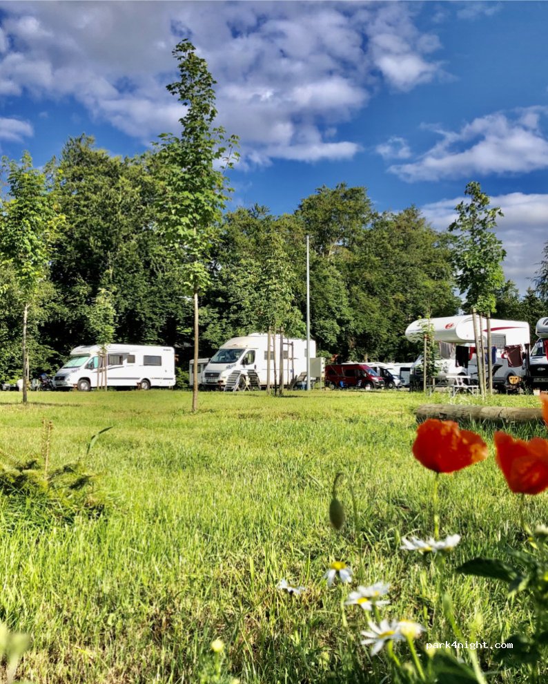 Wohnmobilstellplatz Bocksberg Friedrichsbrunn — foto