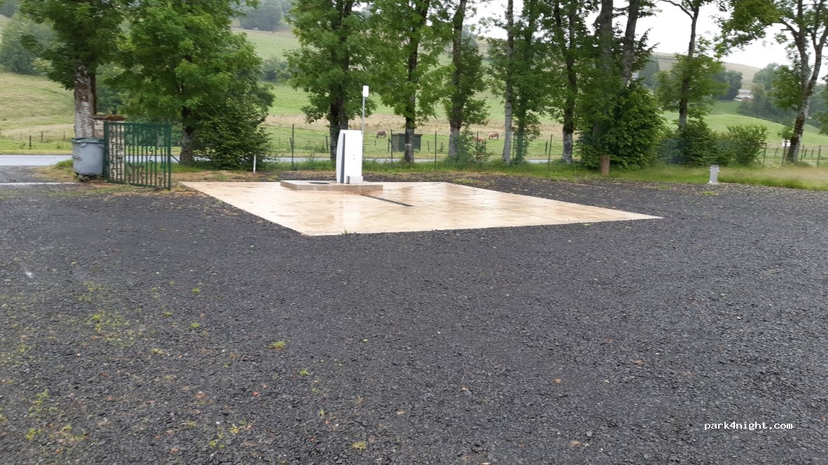 (63850) Égliseneuve-d'Entraigues - Route de Besse — foto