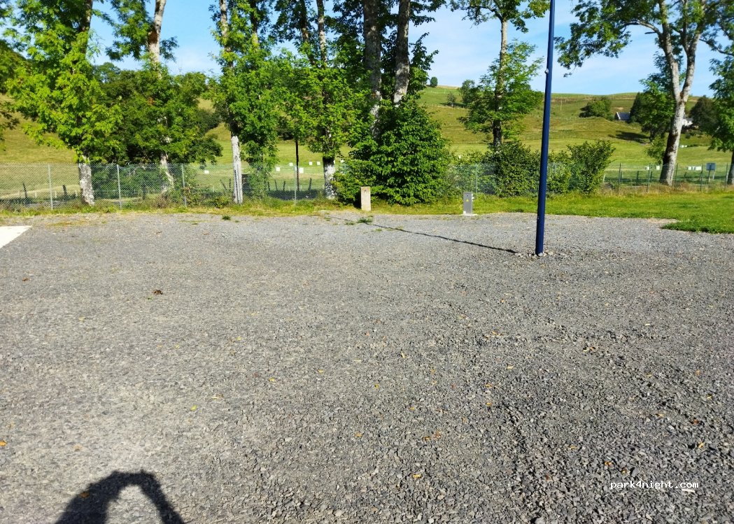 (63850) Égliseneuve-d'Entraigues - Route de Besse — foto 2