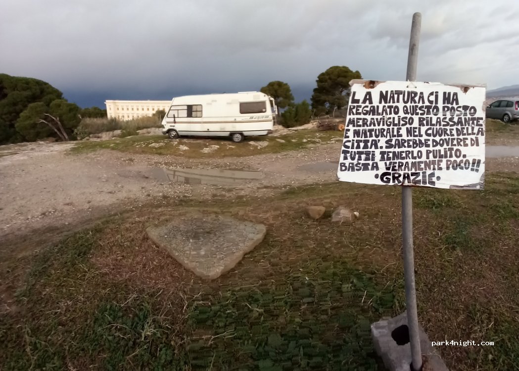 (09123) Cagliari - 17 Via SS. Lorenzo e Pancrazio — foto 2