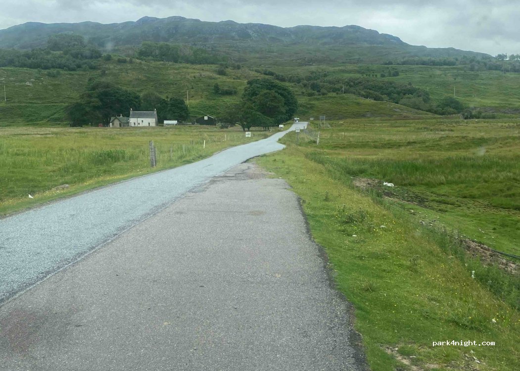 (IV54 8XE) Strathcarron - A896 — foto