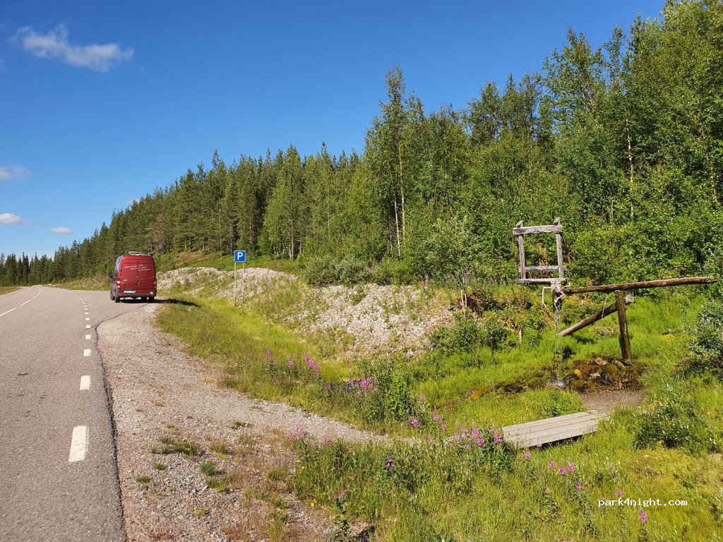 (984 95) Muodoslompolo - Karesuandovägen — foto