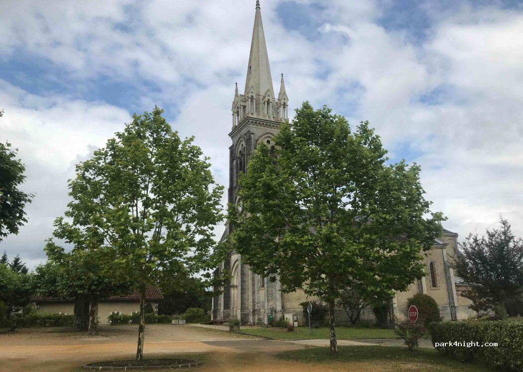 (40090) Cère - 45A Place de la Mairie — foto