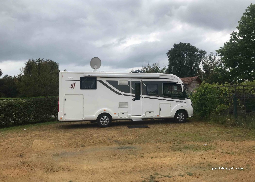 (40090) Cère - 45A Place de la Mairie — foto 2