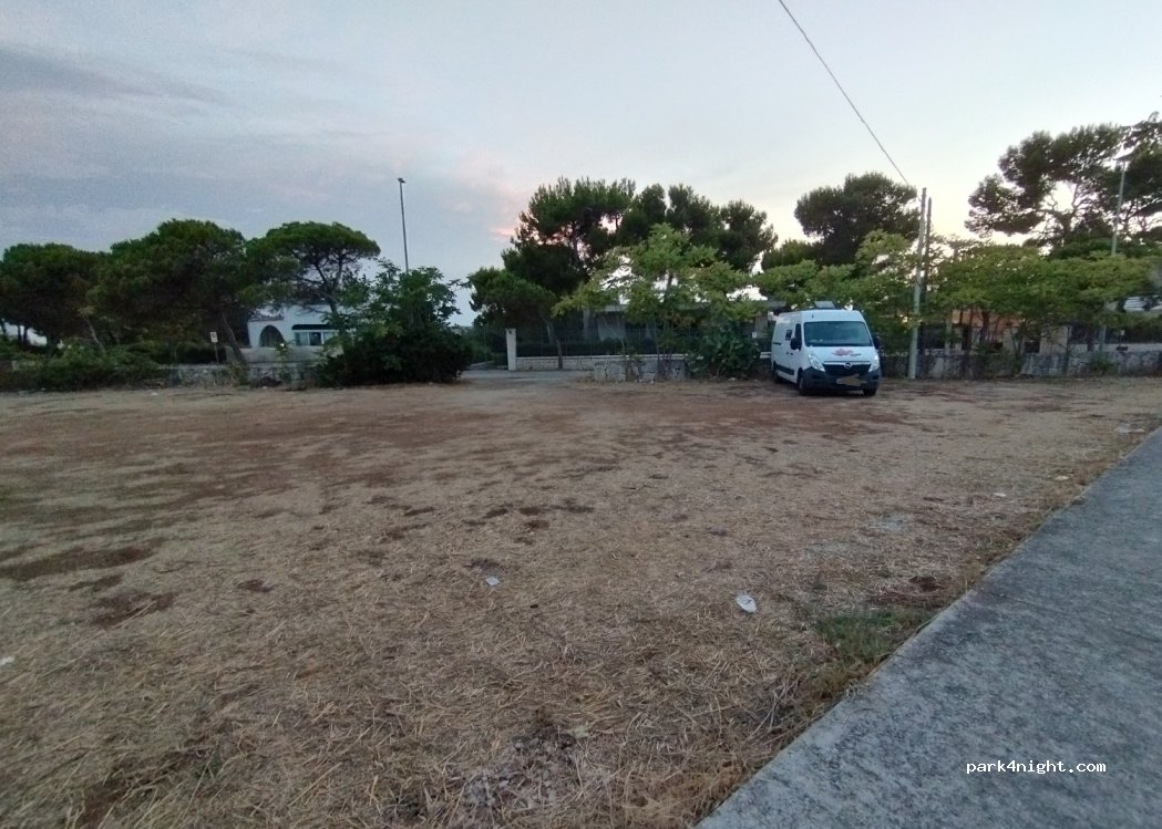 (70044) Polignano a mare - 209 Via Bilità di Servizio Lato Mare — foto 2