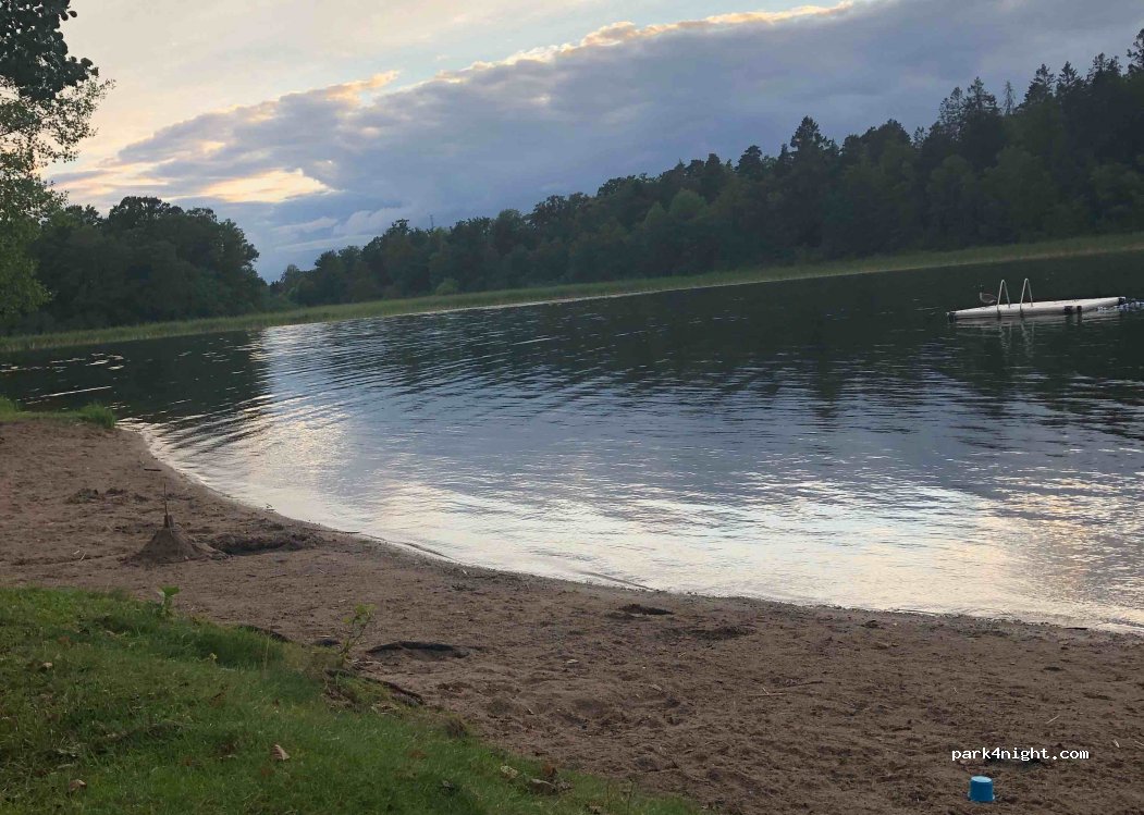(136 74)  - 12 Badstrandsvägen — foto 3