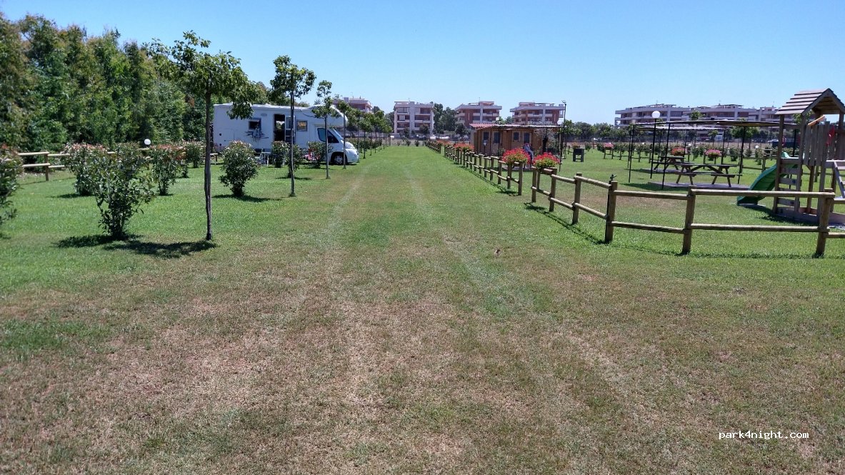 L'EUCALIPTO S.R.L. - Area sosta camper San Felice Circeo — foto