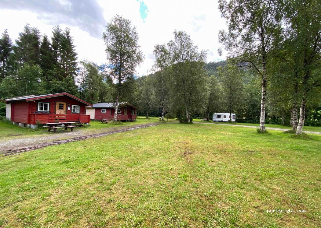 Romsdalseggen Camping / Isfjorden Feriesenter — foto 3