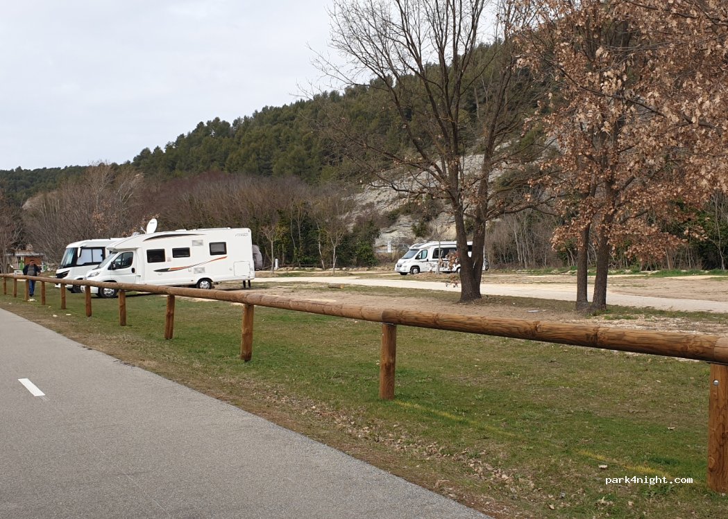 Aire de Goult — foto 3