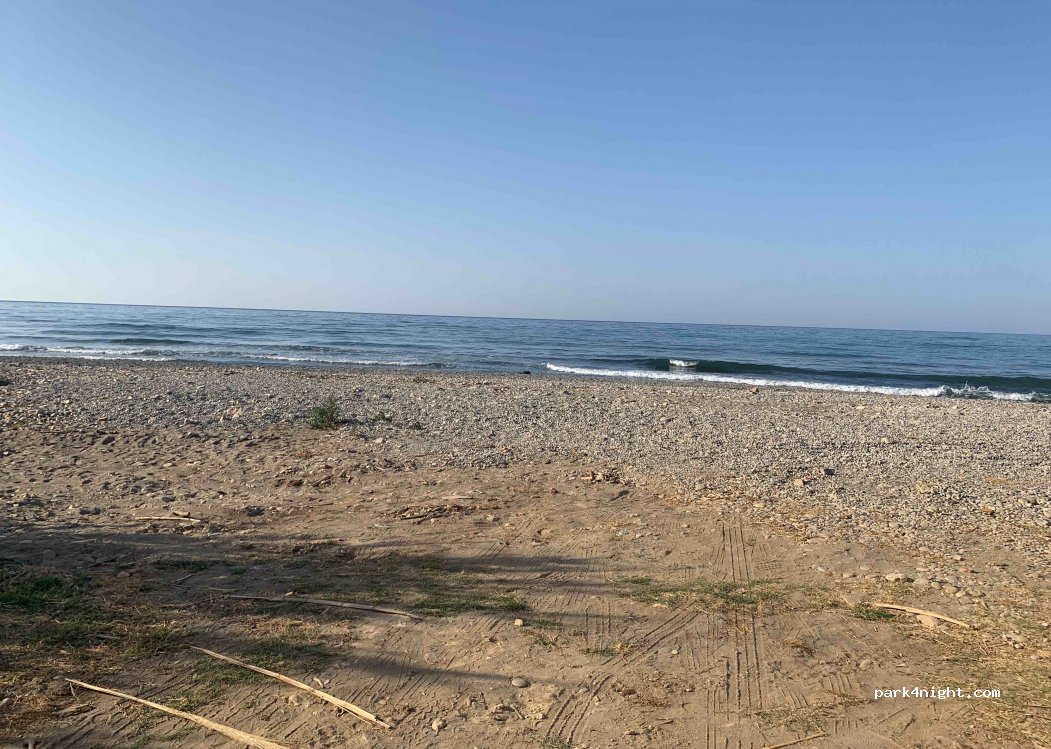 (730 14) Gerani - Unnamed Road — foto