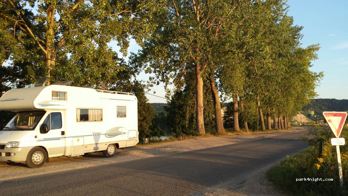 (76480) Jumièges - 218 Route des Américains — foto