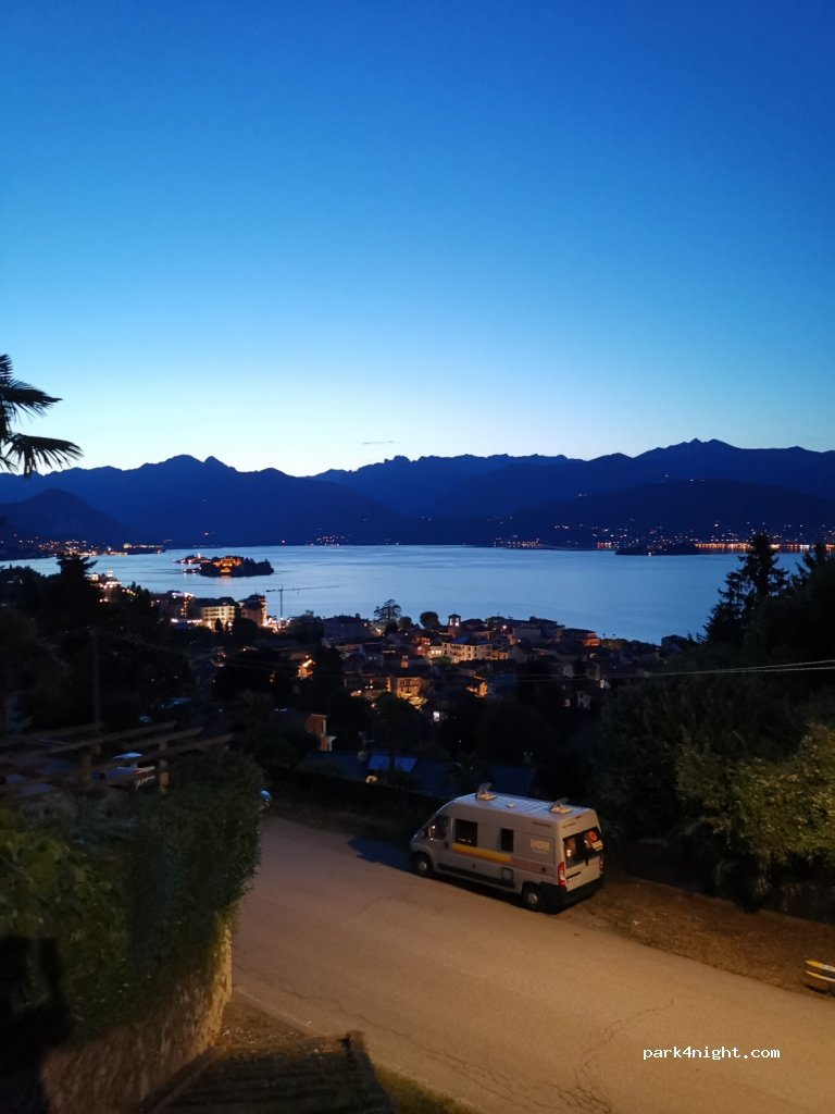 (28838) Stresa - 38 Via per Binda — foto