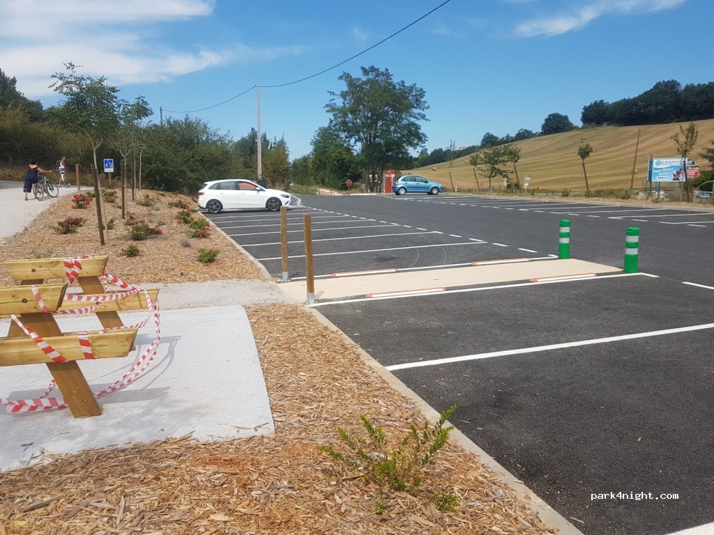 (81120) Denat - Chemin des Droits de l'Homme — foto