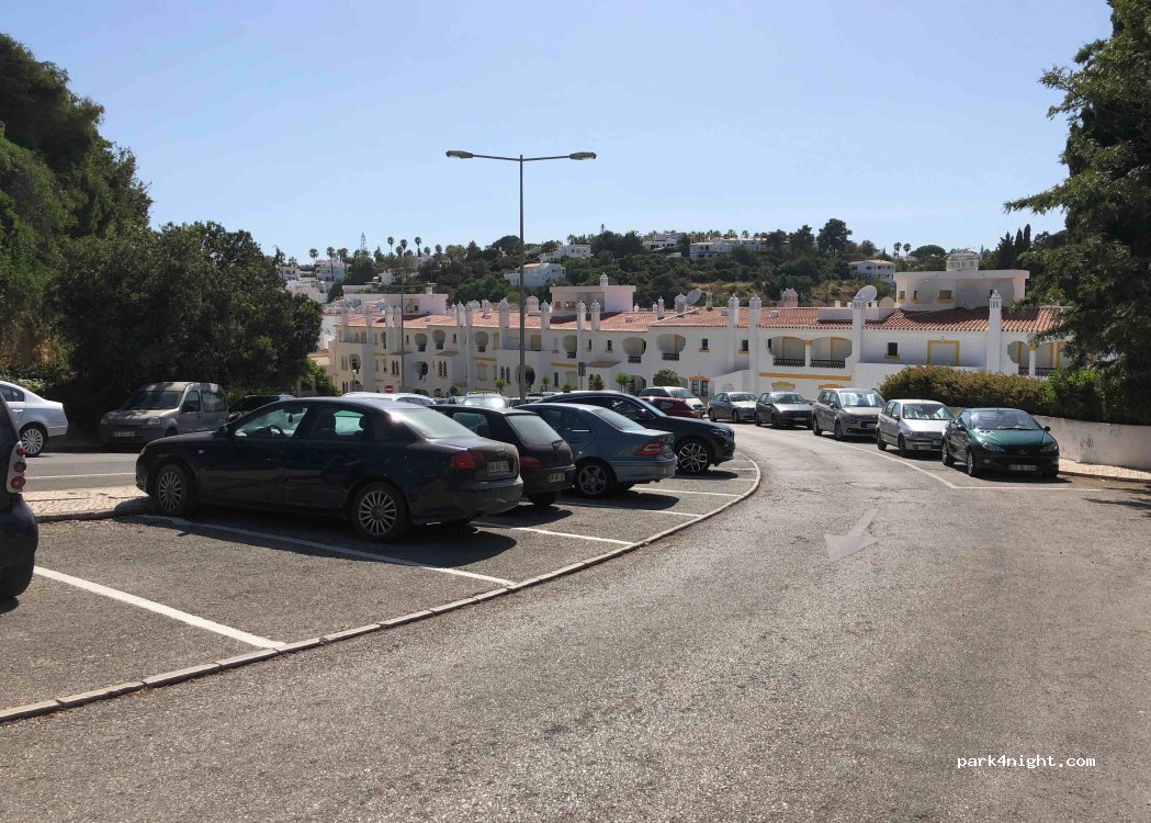 (8400) Carvoeiro - A107 Rua dos Combatentes — foto 2