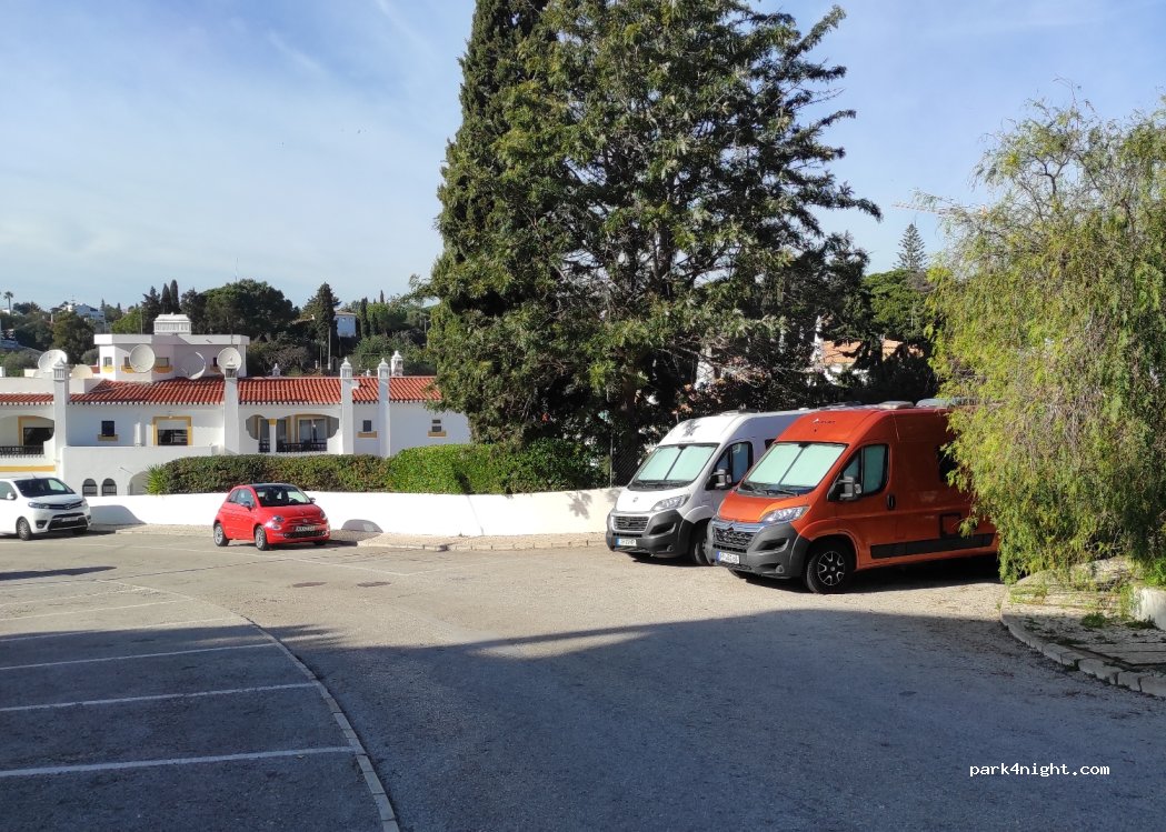 (8400) Carvoeiro - A107 Rua dos Combatentes — foto 3