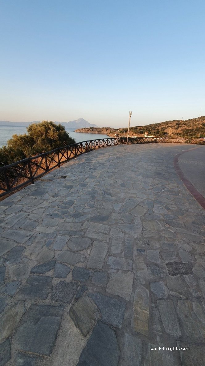 (630 72) Toroni - Unnamed Road — foto