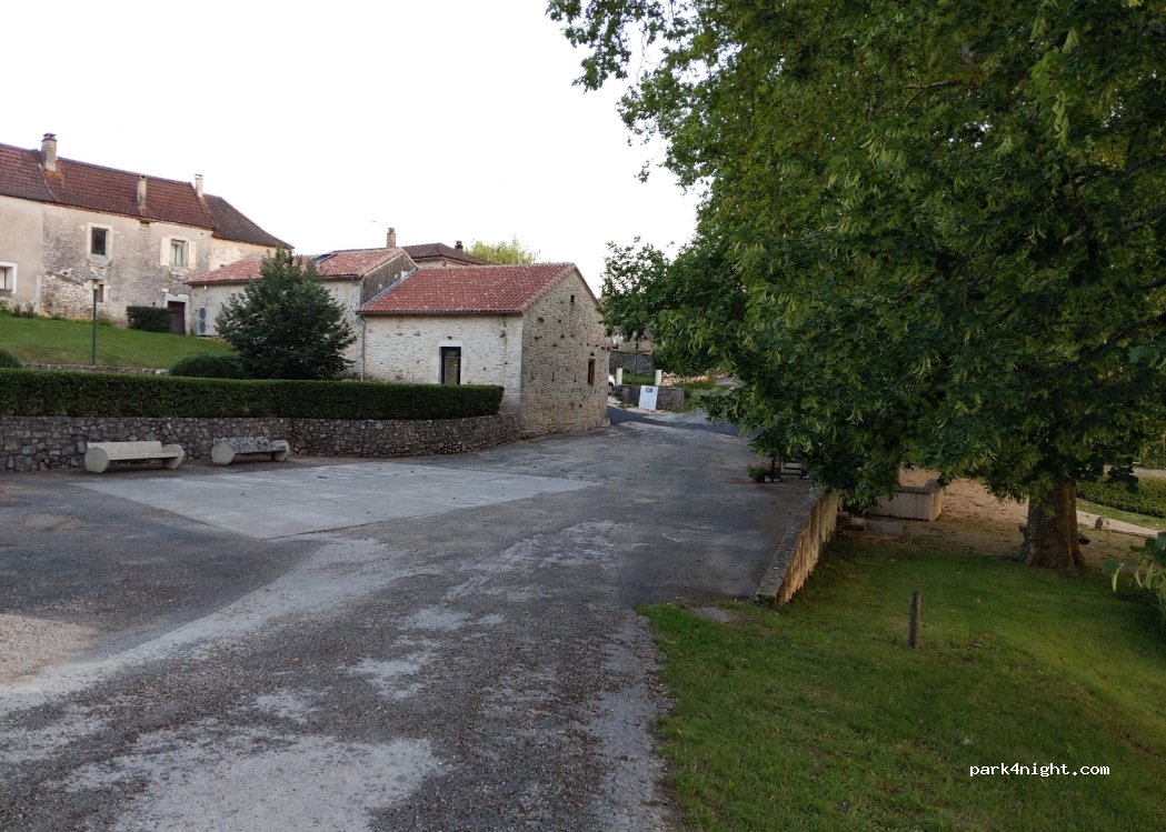 (46090) Esclauzels - Le Barry Est — foto