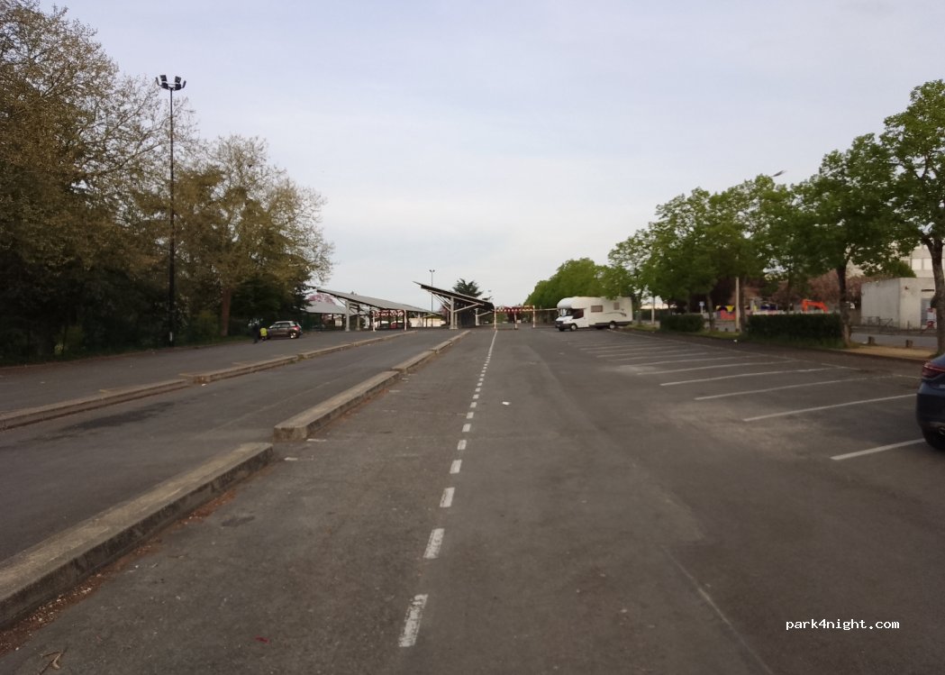(86000) Poitiers - 16 Rue Salvador Allende — foto