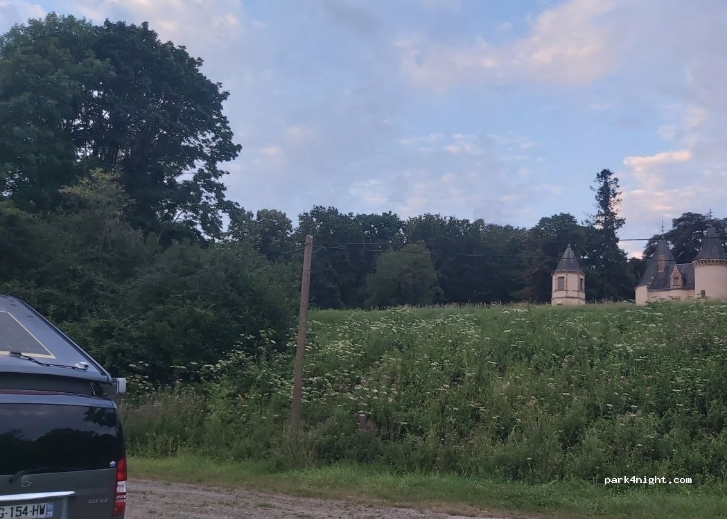 (18100) Saint-Hilaire-de-Court - Route de la Beuvrière — foto 3
