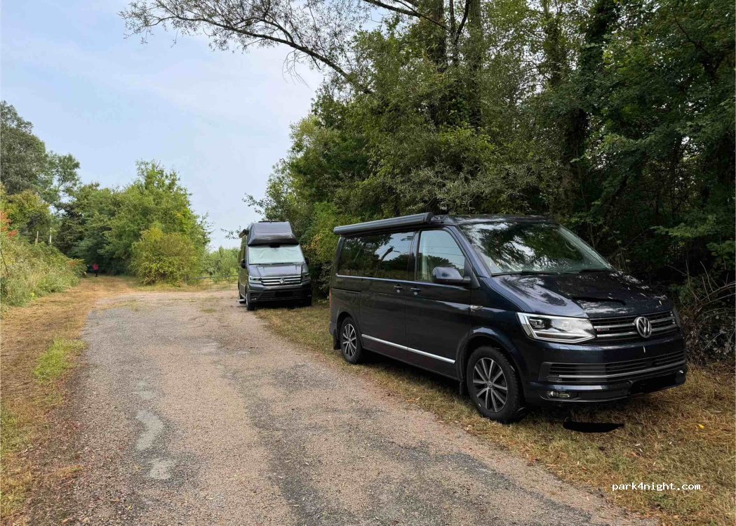 (18100) Saint-Hilaire-de-Court - Route de la Beuvrière — foto 4