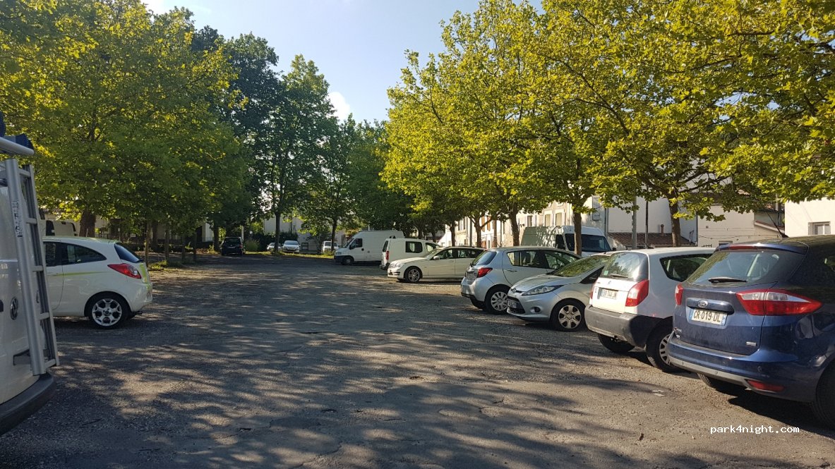 (16000) Angoulême - 24 Rue Charles Petit — foto 3