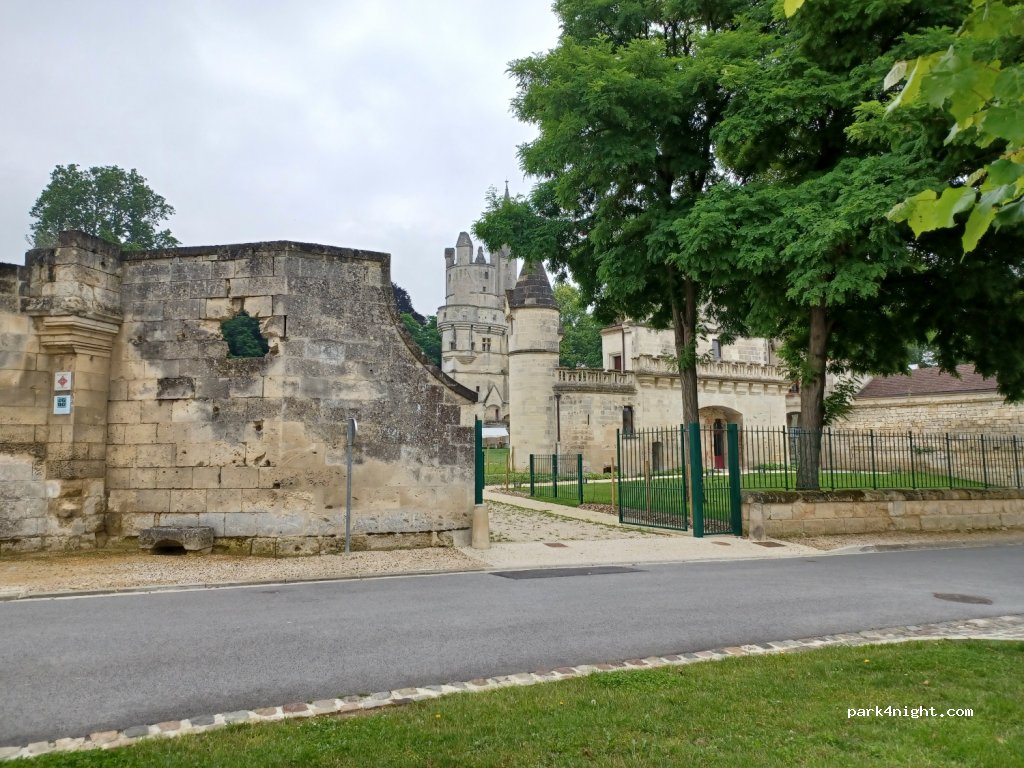 (02200) Septmonts - 19 Place de la Mairie — foto 2