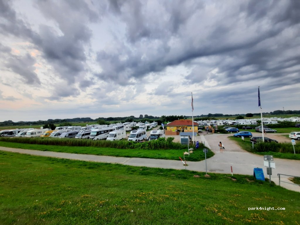 Wohnmobilstellplatz Mittelstrand — foto