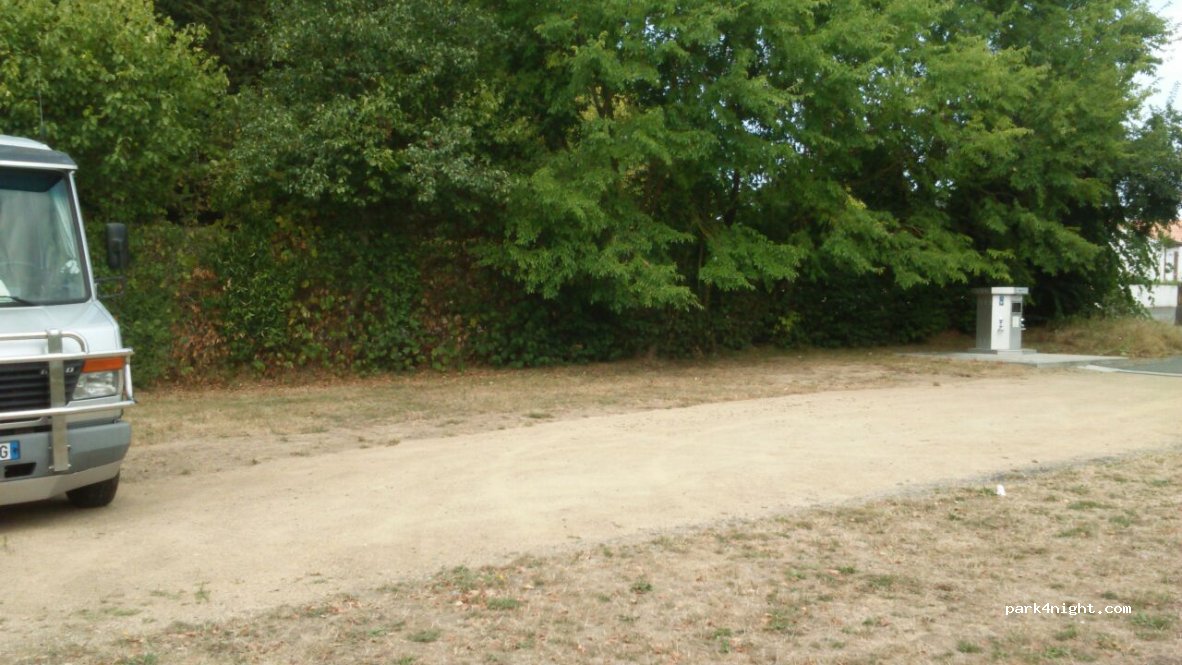 (79330) Luché-Thouarsais - 20-22 Rue du Village — foto