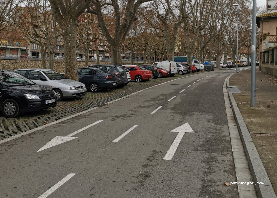 (08500) Vic - 4 Passeig d'En Pep Ventura — foto 2