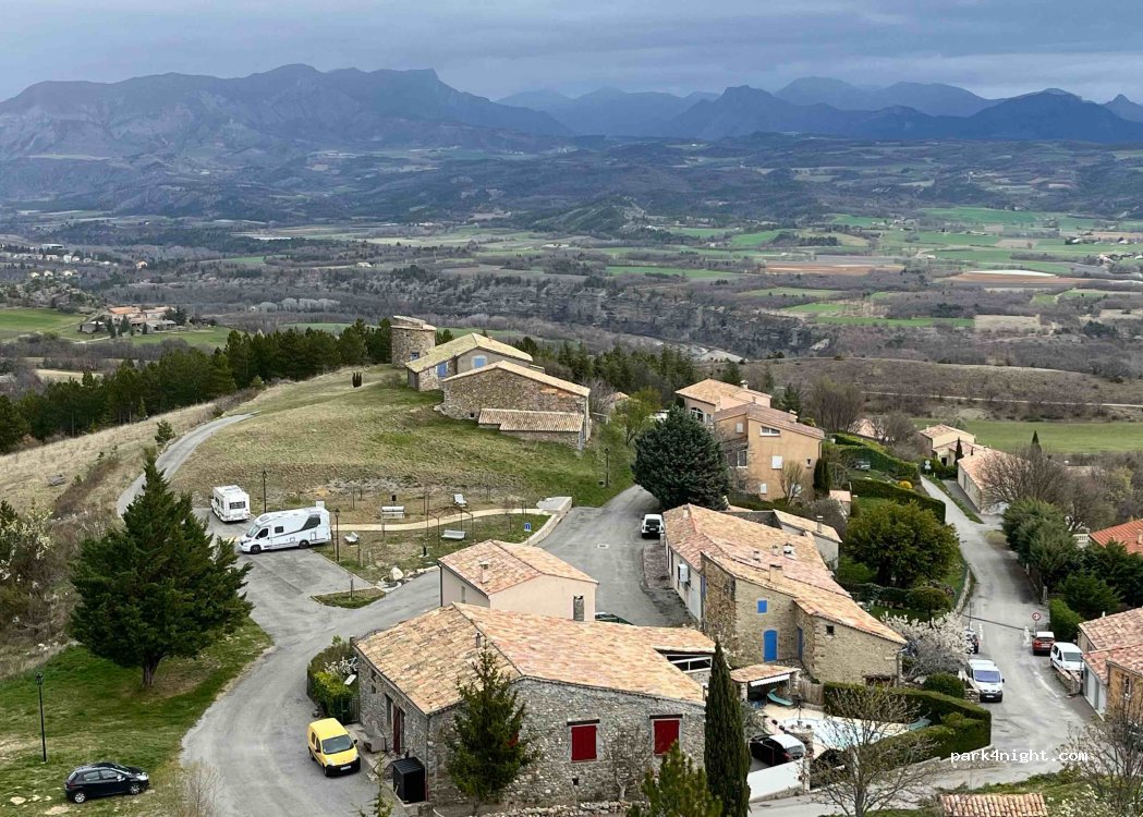 (05300) Upaix - 3 Le Village — foto
