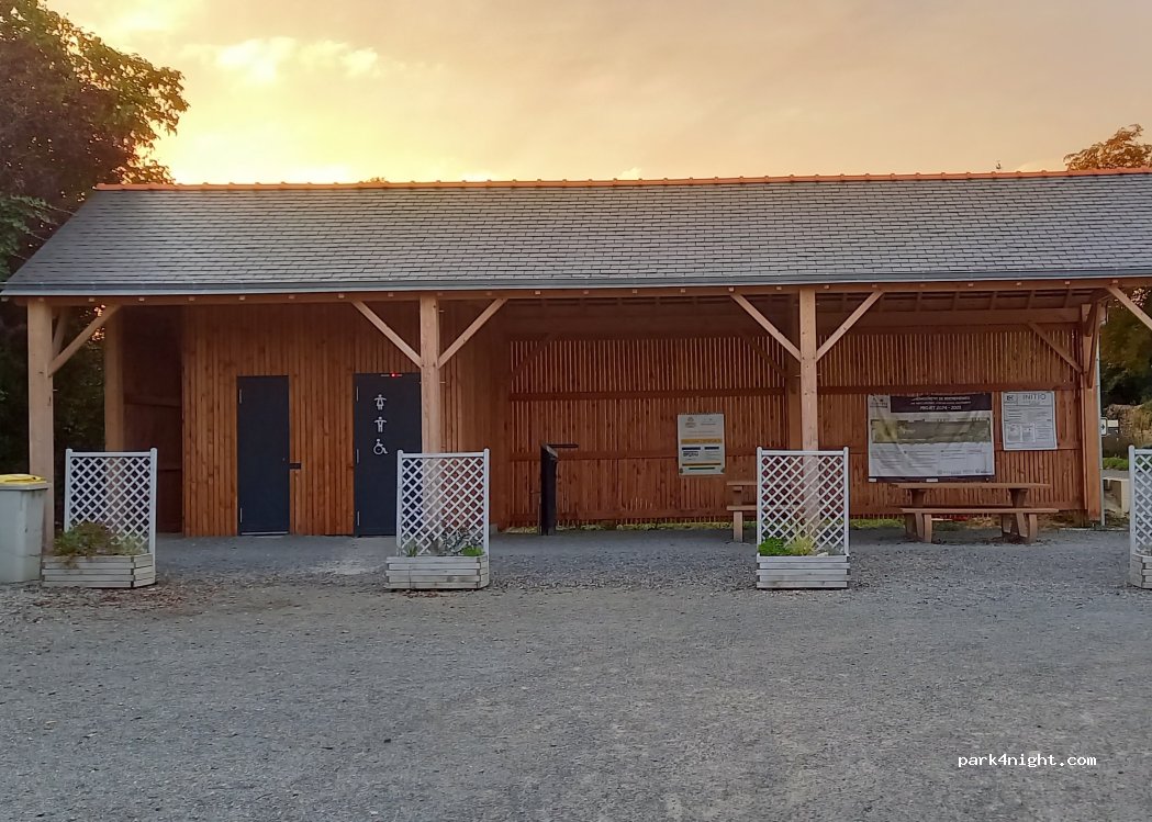 (49700) Louresse-Rochemenier - 9 Rue du Musée — foto 3