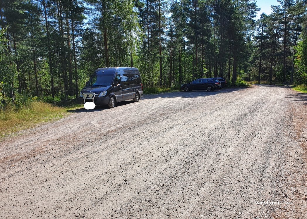 (641 32) Katrineholm - 27 Eriksbergsvägen — foto