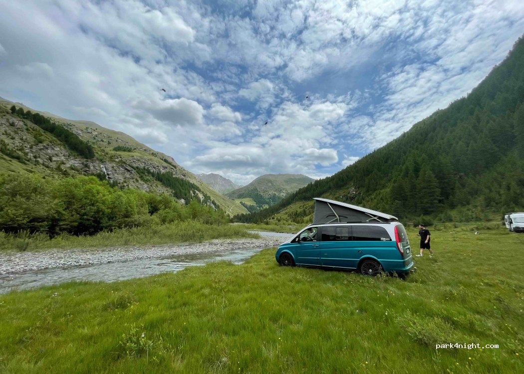 (10054) Sauze di Cesana - Unnamed Road — foto