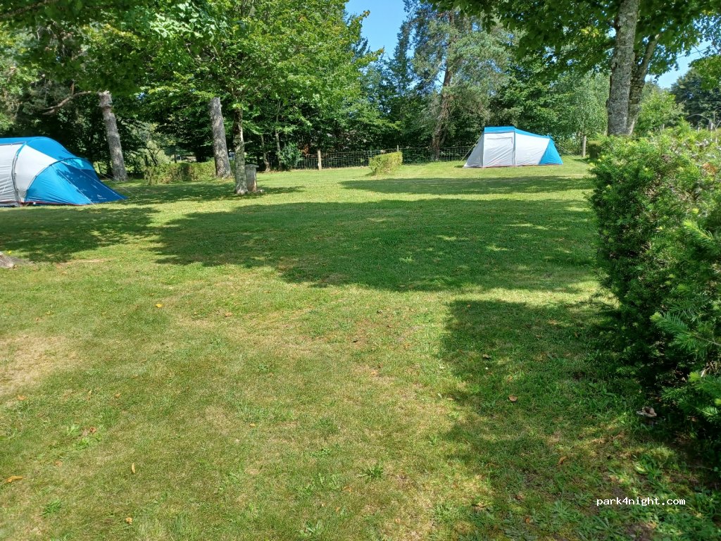 Camping LE PETIT BOIS — foto