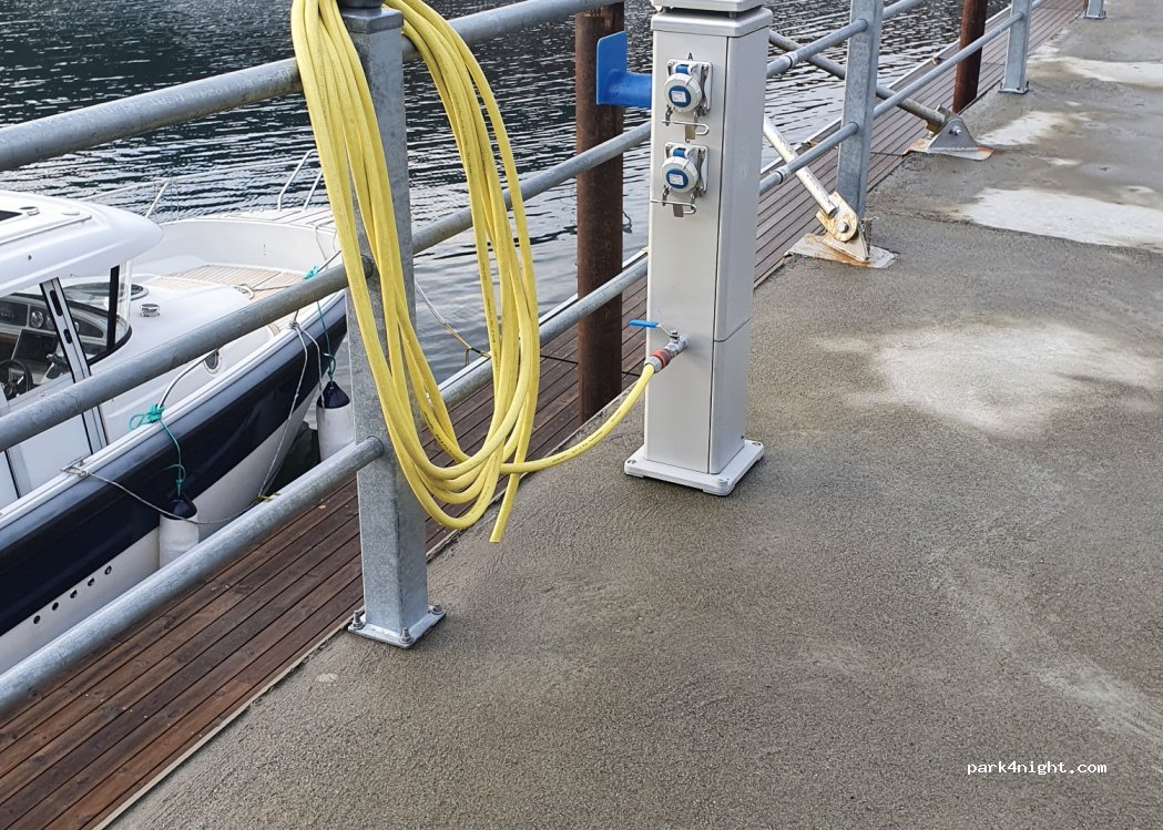 Nordfjordeid Marina og Bobilparkering — foto 2