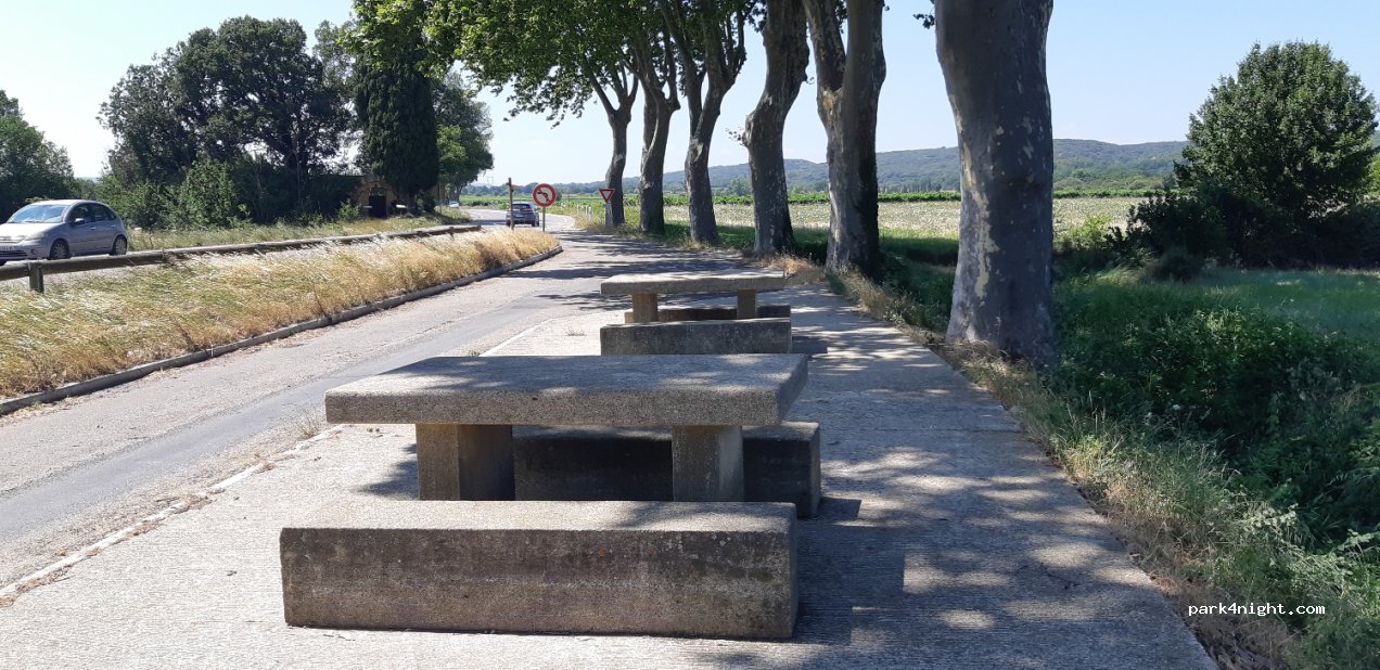 (30210) Argilliers - Chemin du Château — foto 2