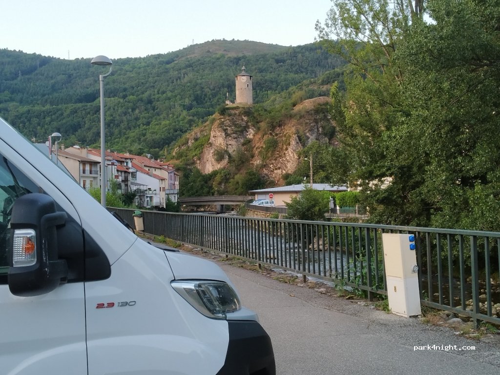 (09400) Tarascon-sur-Ariège - 3-5 Quai du Vicdessos — foto 2