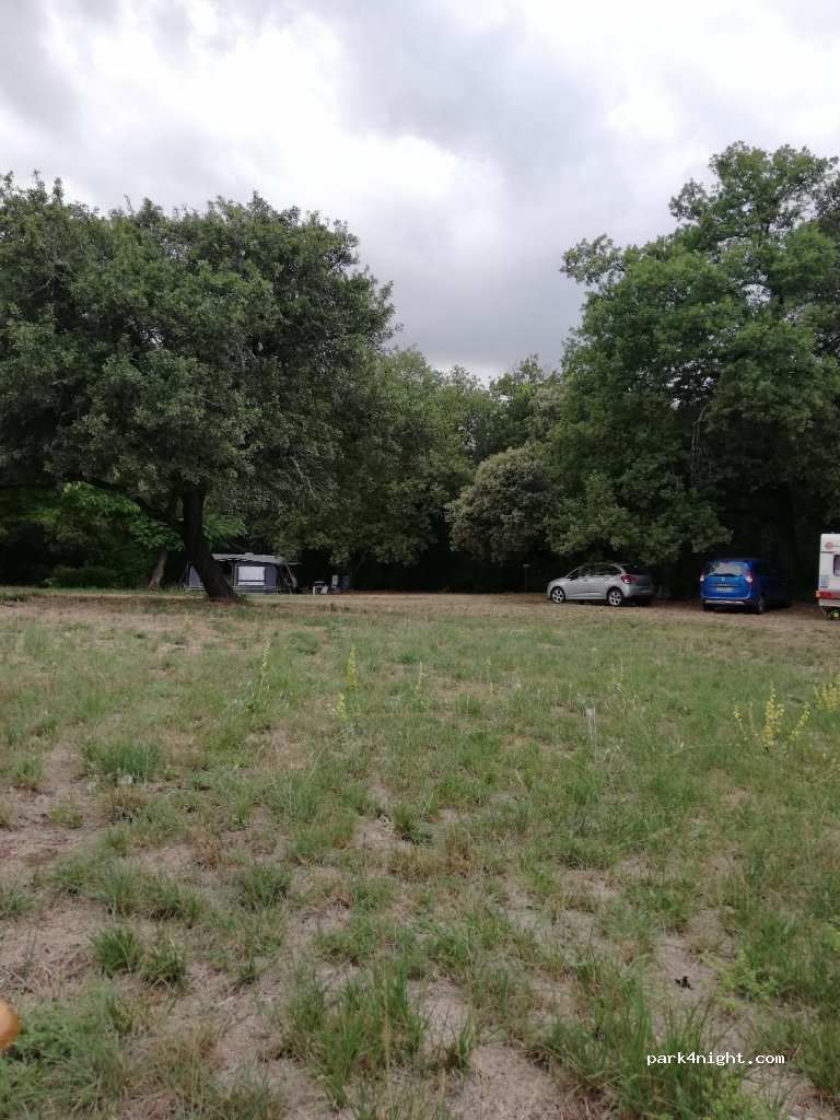 Camping chez Léon et Yvonne — foto