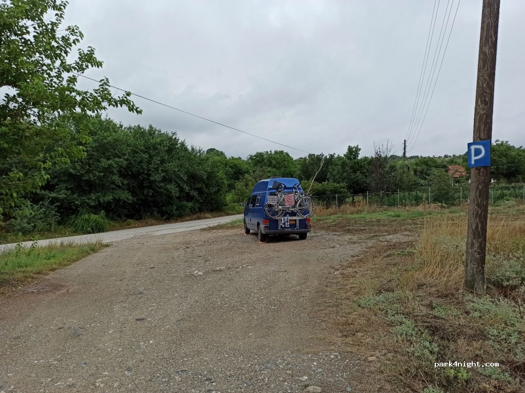 () Vinca - Unnamed Road — foto