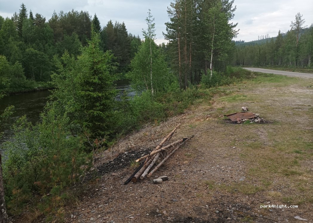 (790 90) Mörkret - Unnamed Road — foto 3