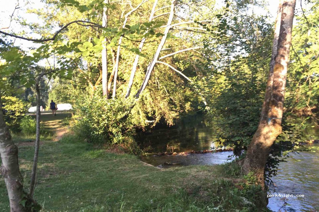 Camping au Fil de L'eau — foto