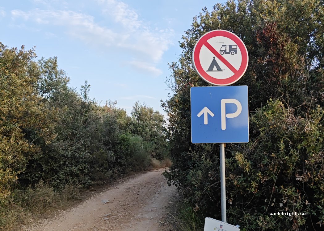 (23275) Ugljan - Unnamed Road — foto 5