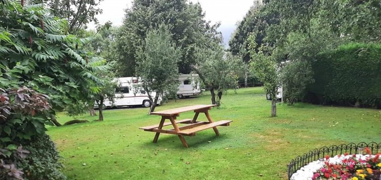 Ladybirch Motorhome Park — foto