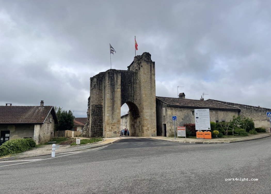 (33540) Sauveterre-de-Guyenne - Rue de La Vignague — foto 4