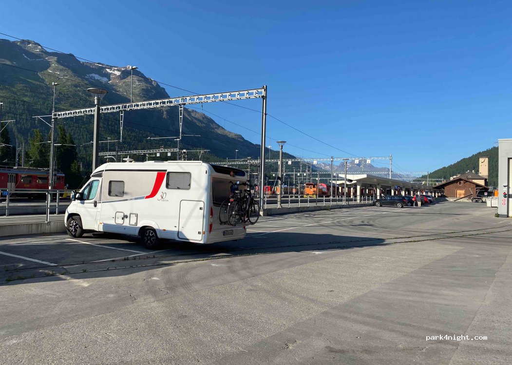 (7500) Sankt Moritz - 11 Plazza da la Staziun — foto