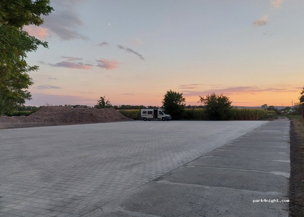 (691 03) Rakvice - 877 Luční — foto 4
