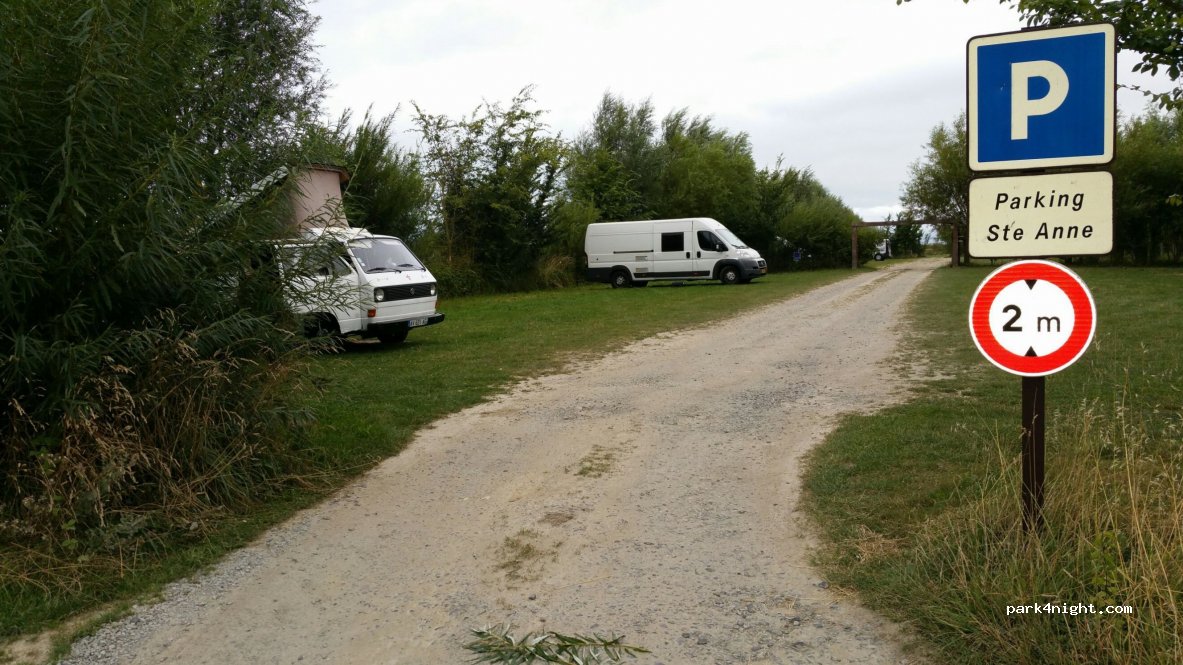(35120) Saint-Broladre - Unnamed Road — foto